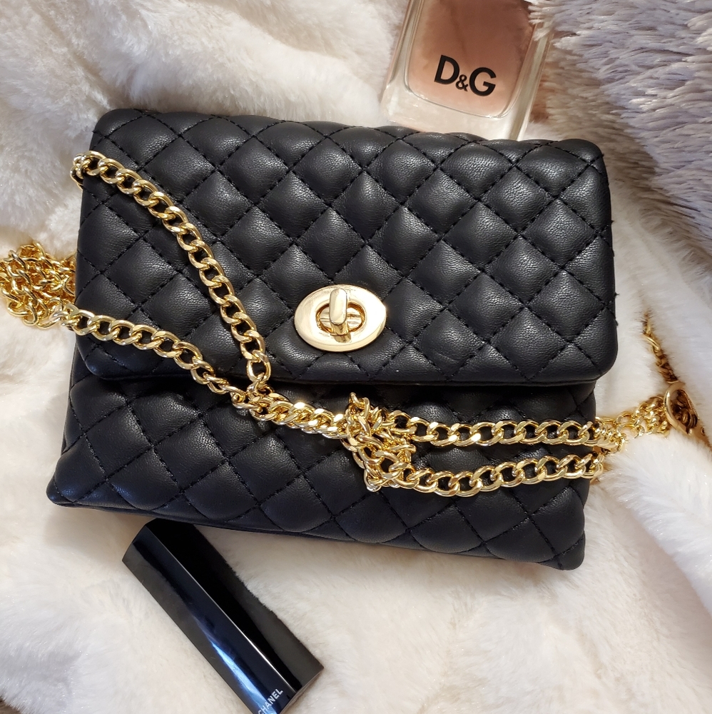 Black quilted beltbag crossbody bag convertible